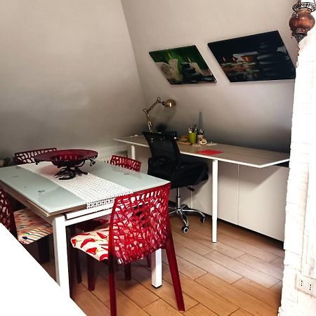 Ferienwohnung La Mansarda Di Pero Con Terrazza Exterior foto
